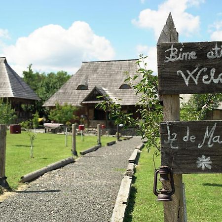 Iz De Maramures Rural Hotel (Adults Only) Surdesti  Extérieur photo