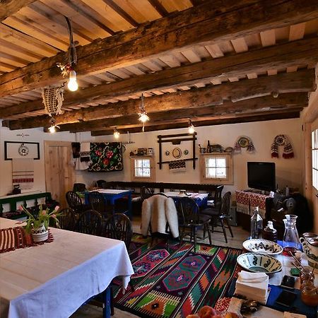 Iz De Maramures Rural Hotel (Adults Only) Surdesti  Extérieur photo