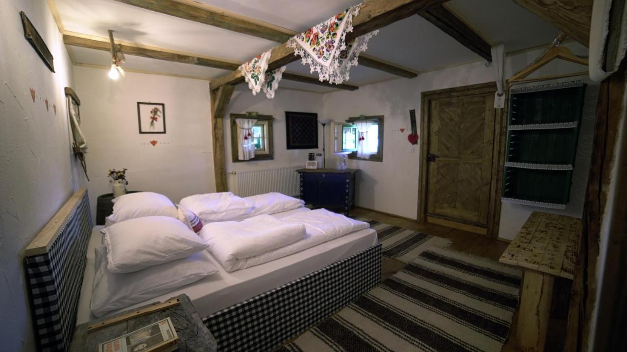 Iz De Maramures Rural Hotel (Adults Only) Surdesti  Extérieur photo