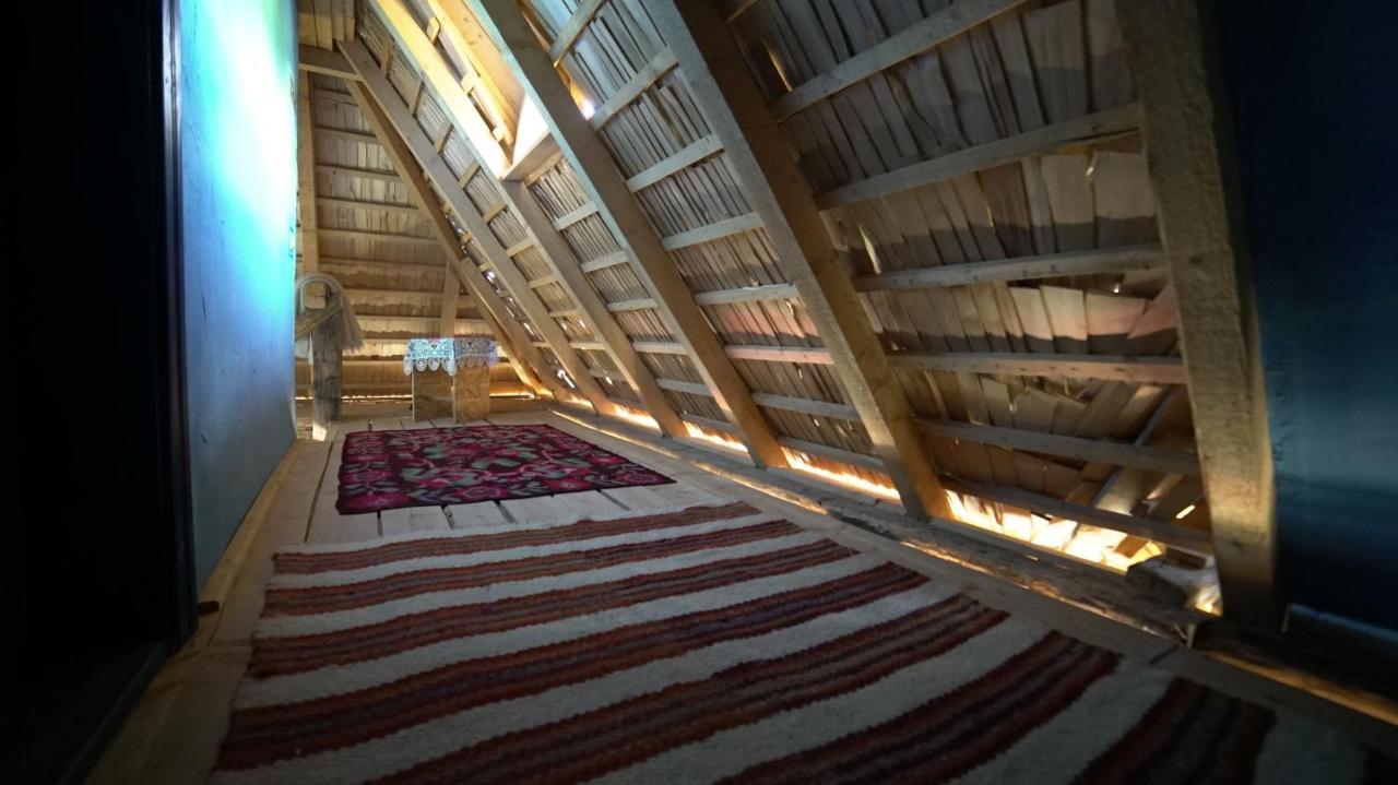 Iz De Maramures Rural Hotel (Adults Only) Surdesti  Extérieur photo