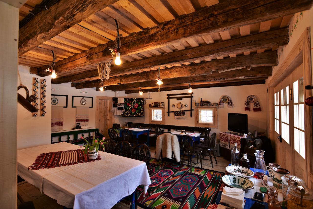 Iz De Maramures Rural Hotel (Adults Only) Surdesti  Extérieur photo